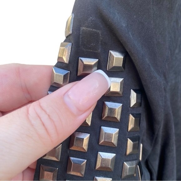 Yoyo's Studed Shoulder Jacket Blouse I Size: L - Picture 6 of 15